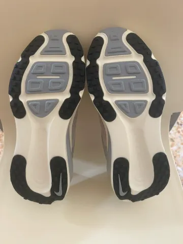 Nike Vomero 18 bike d'occasion — image 4 sur 4