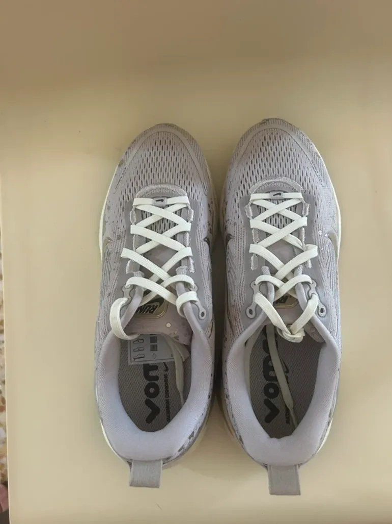 Nike Vomero 18 bike d'occasion — image 3 sur 4