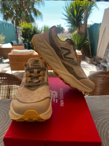 Used New Balance Fresh Foam X Hierro v7 bike — image 3 of 4