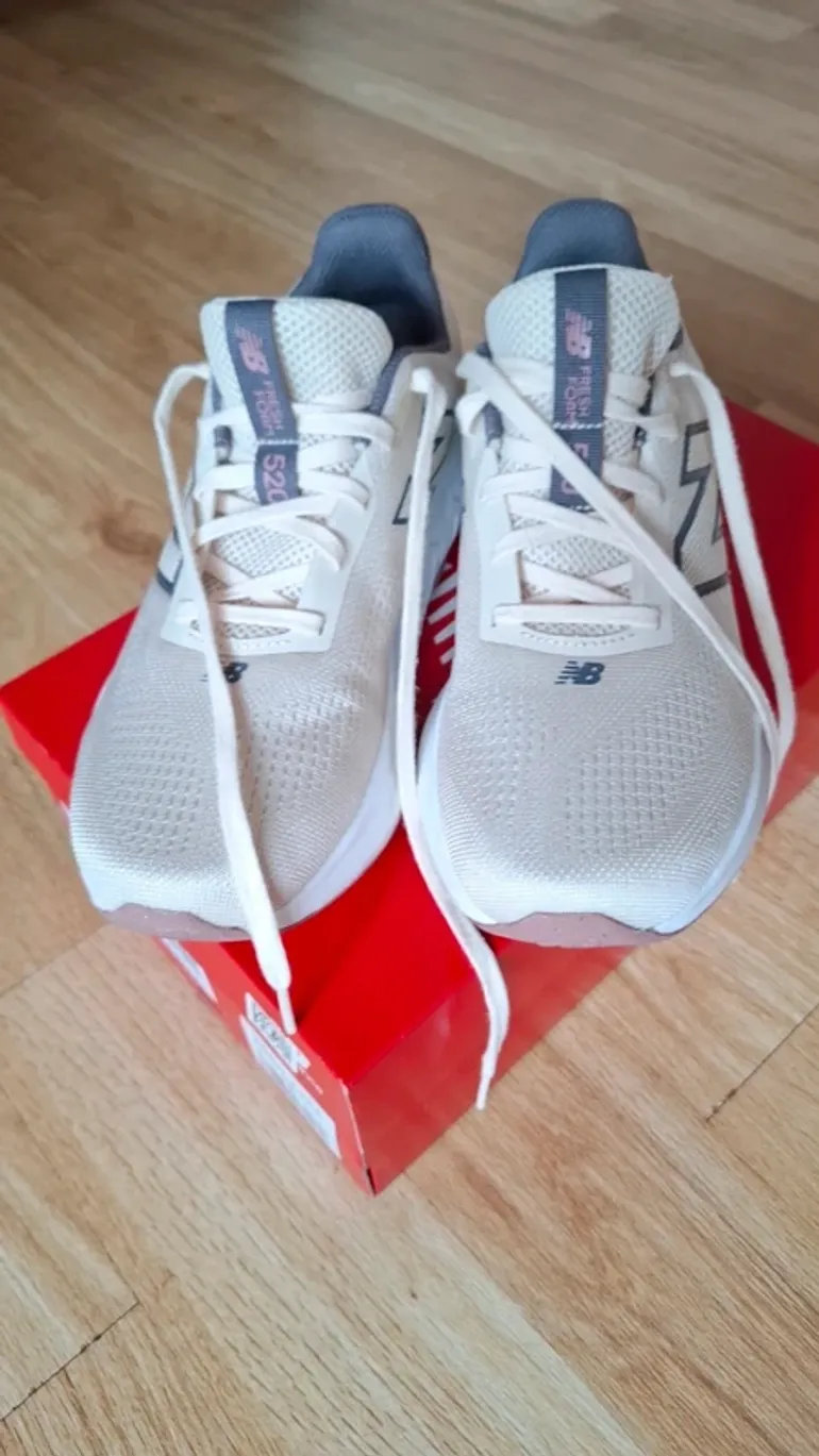 Used New Balance 520 bike — image 2 of 5