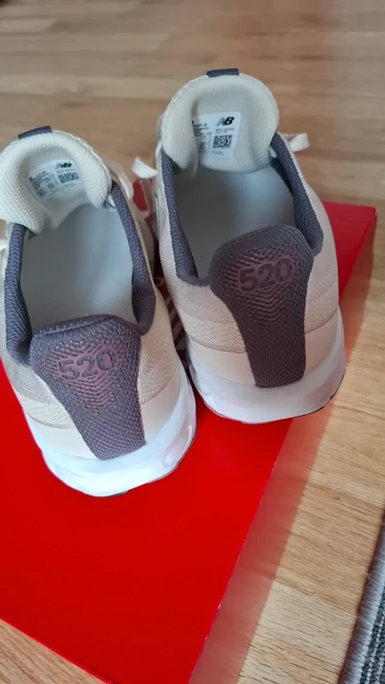 Used New Balance 520 bike — image 4 of 5