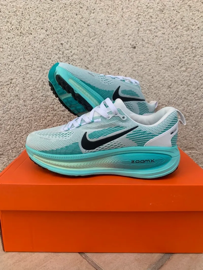 Nike Vomero 18 Running Shoes d'occasion
