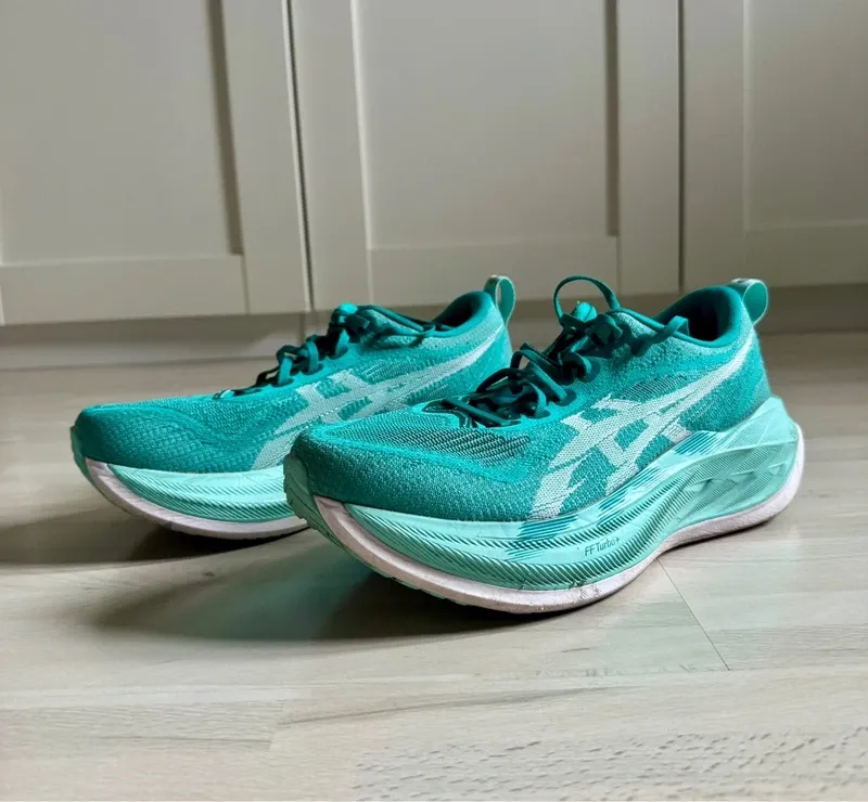 Używany Asics Superblast 2 Running Shoes