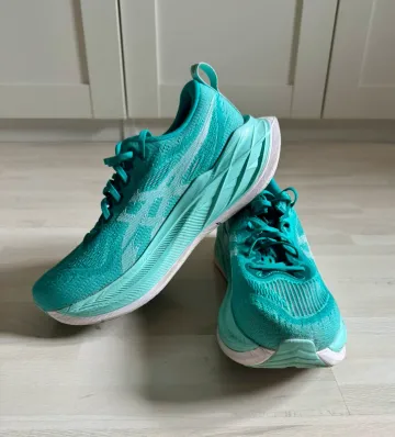 Używany Asics Superblast 2 bike — zdjęcie 3 z 8