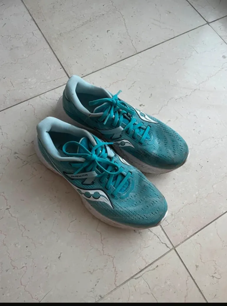 Saucony Running Shoes bike usato — immagine 3 di 8