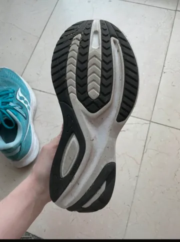Saucony Running Shoes bike usato — immagine 6 di 8