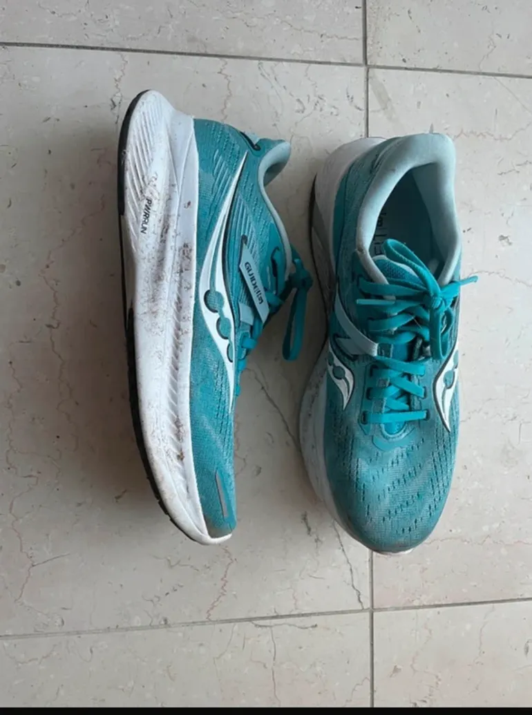 Saucony Running Shoes bike usato — immagine 5 di 8