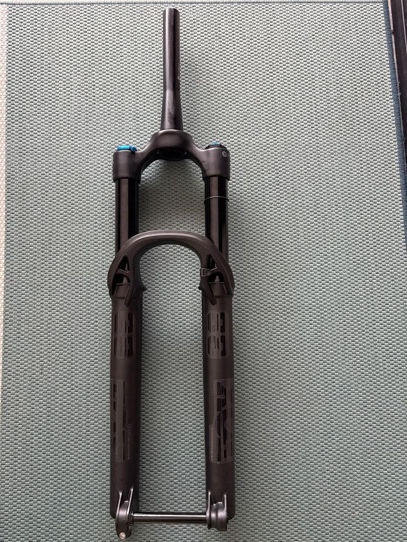 Used Fox 38 Performance Grip Fork