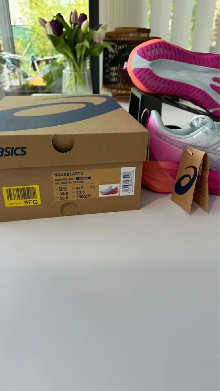 Used Asics Novablast 5 bike — image 4 of 4