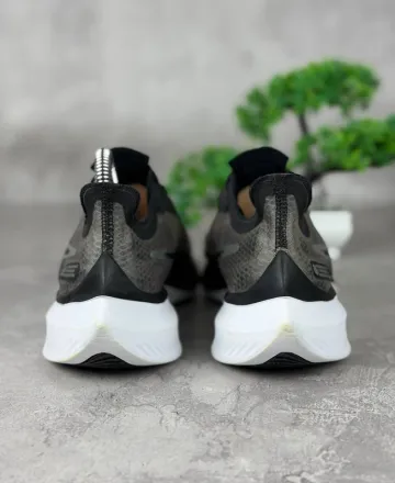 Tweedehands Last Nike running shoes bike — afbeelding 5 van 10