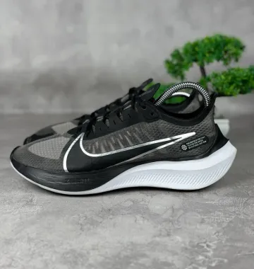 Tweedehands Last Nike running shoes bike — afbeelding 2 van 10