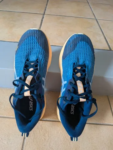 Brugt Asics Novablast 5 bike — billede 3 af 13