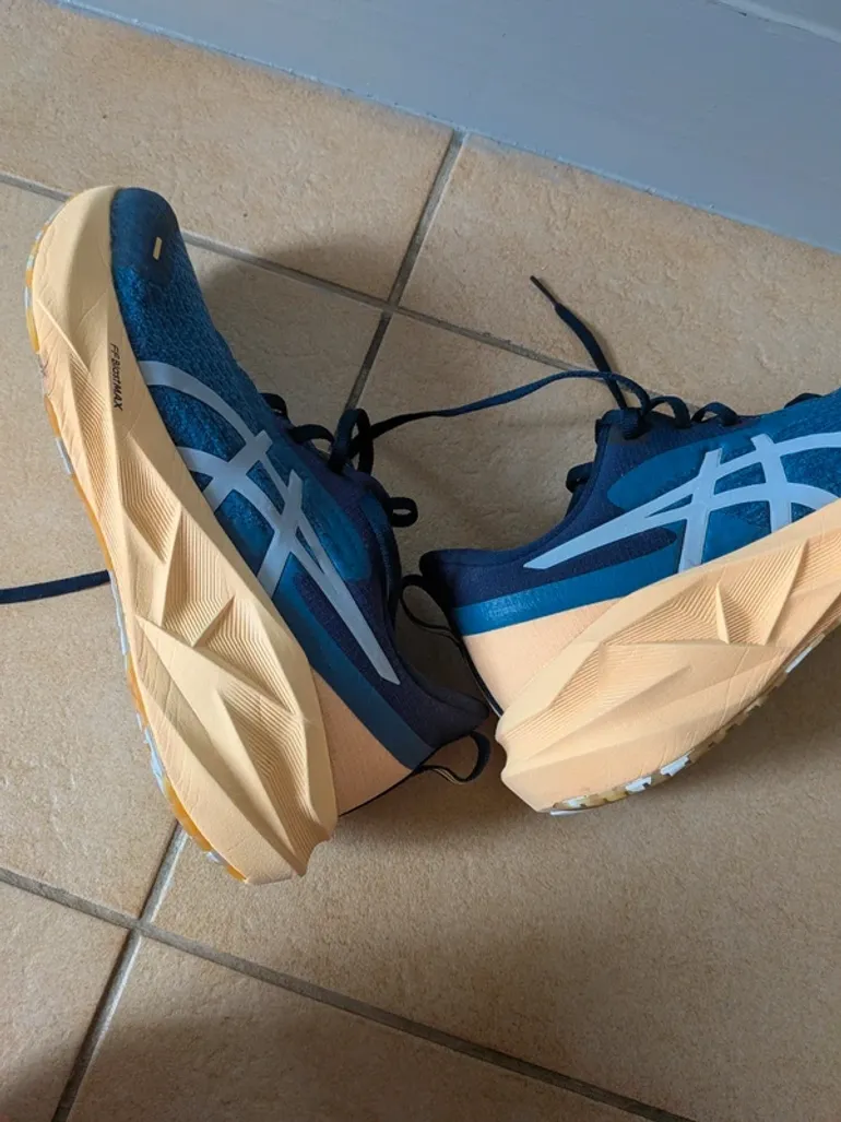 Brugt Asics Novablast 5 bike — billede 11 af 13