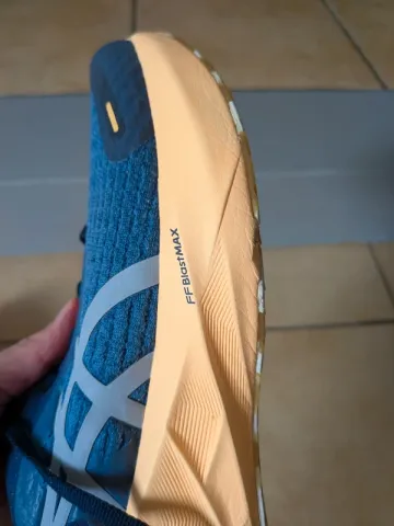 Brugt Asics Novablast 5 bike — billede 9 af 13