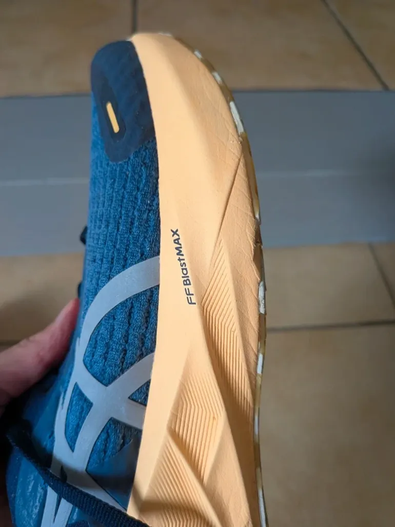 Brugt Asics Novablast 5 bike — billede 9 af 13
