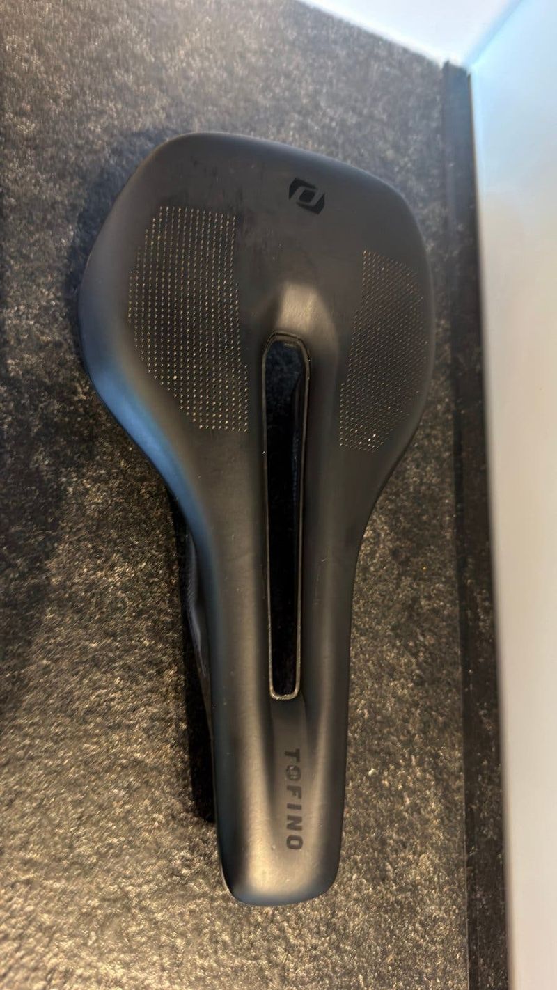 Used Syncros Tofino V 1.0 Cut Out Carbon 2025 Saddles & Seatposts