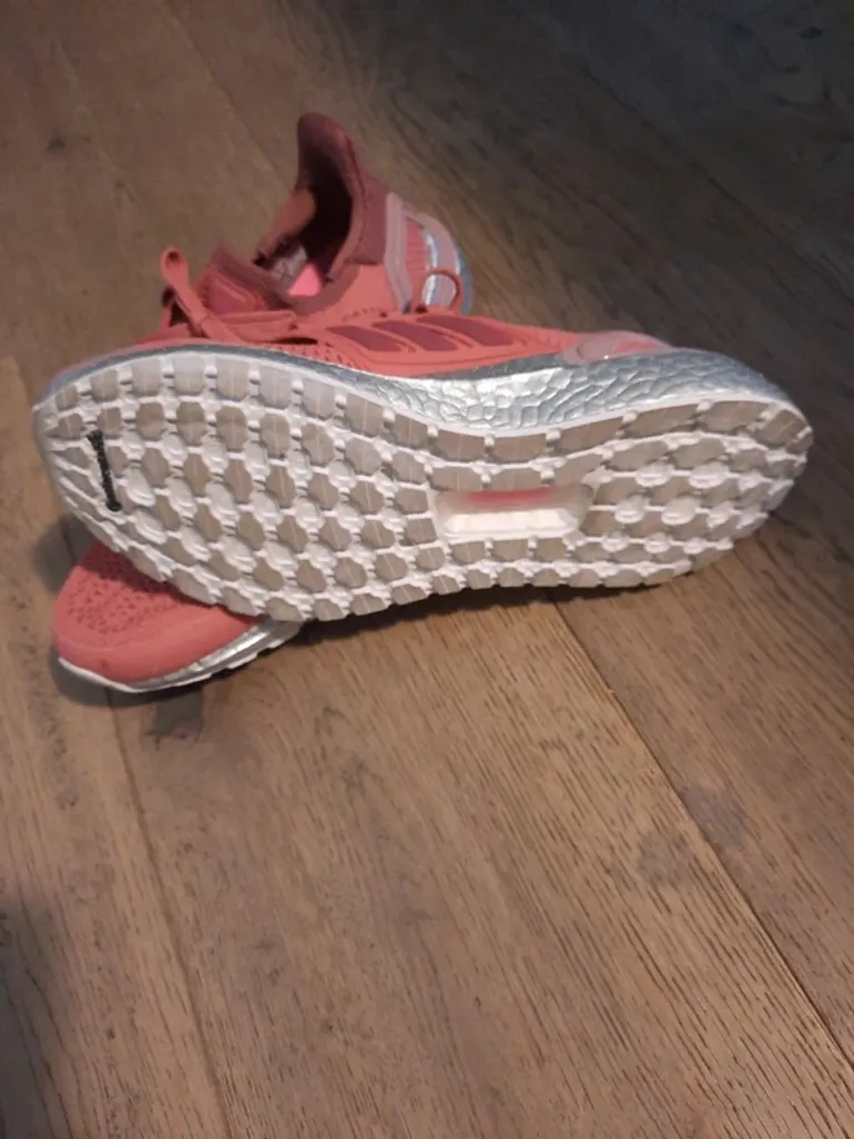 Used Adidas Ultraboost 19.5 DNA bike — image 7 of 9
