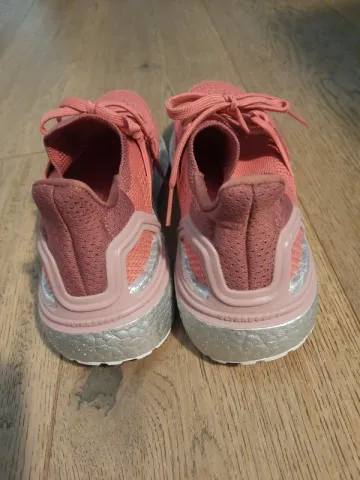 Used Adidas Ultraboost 19.5 DNA bike — image 4 of 9