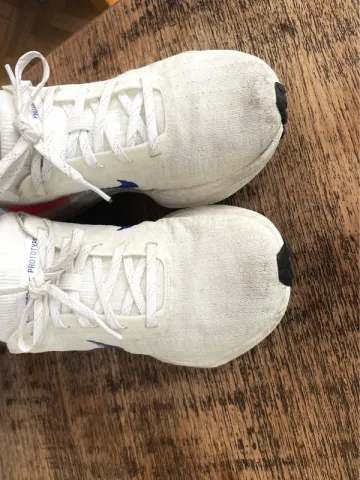 Used Nike ZoomX Invincible 3 bike — image 2 of 5