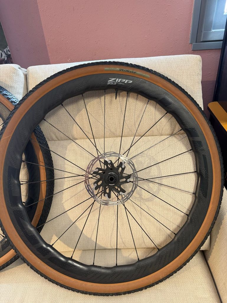 Zipp 353 NSW 2025 bike usato — immagine 3 di 5