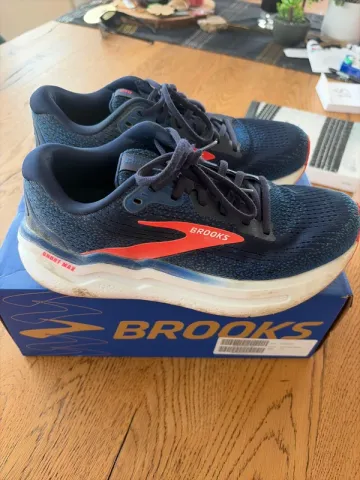 Used Brooks Ghost 2 Max bike — image 2 of 5