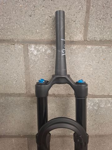 Used Fox 34 Step-Cast Performance Elite Fork 2025 bike — image 8 of 9