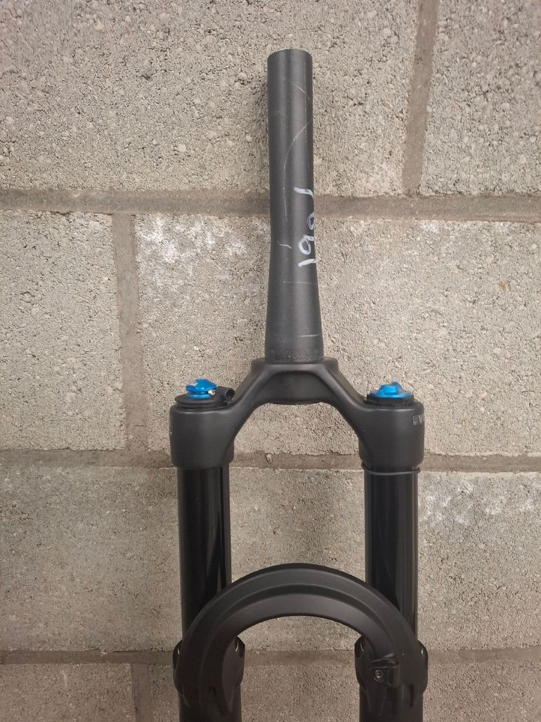 Used Fox 34 Step-Cast Performance Elite Fork 2025 bike — image 8 of 9