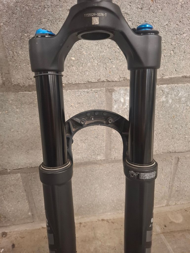 Used Fox 34 Step-Cast Performance Elite Fork 2025 bike — image 6 of 9