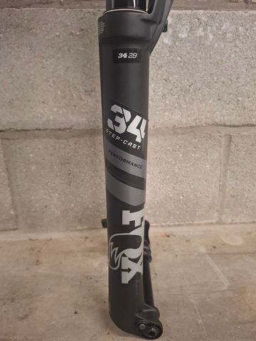 Used Fox 34 Step-Cast Performance Elite Fork 2025 bike — image 4 of 9