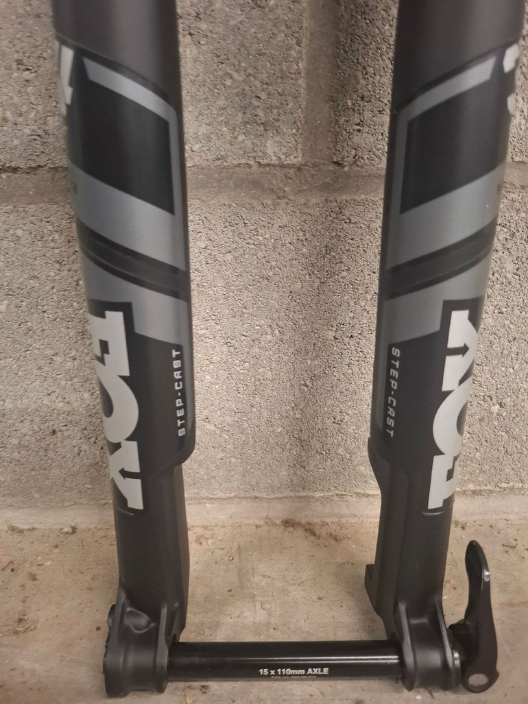 Used Fox 34 Step-Cast Performance Elite Fork 2025 bike — image 2 of 9