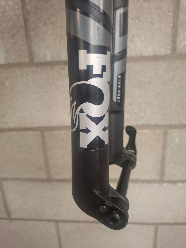 Used Fox 34 Step-Cast Performance Elite Fork 2025 bike — image 12 of 25