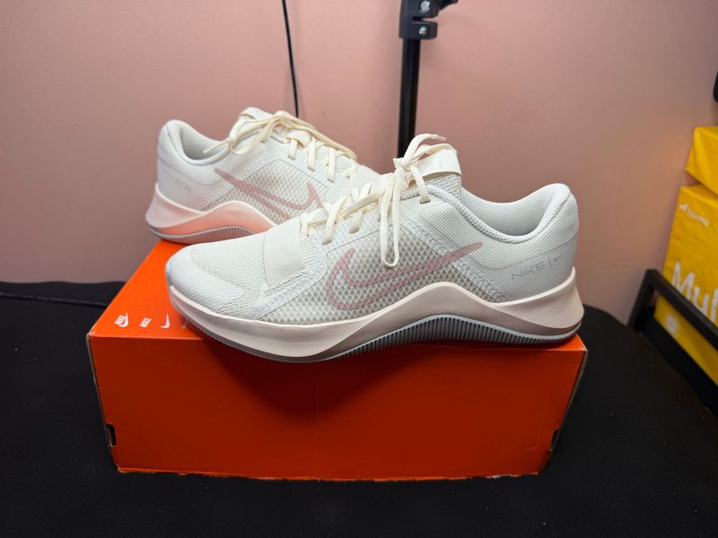 Käytetty Nike Mc Trainer 2 r. 40 2026 Cycling Shoes
