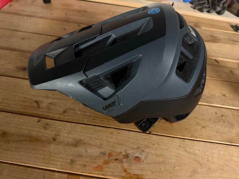 LEATT Enduro 4.0 Helmet 2024 bike usato — immagine 5 di 7
