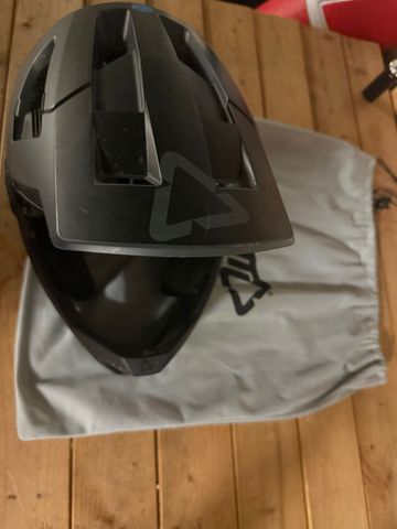 LEATT Enduro 4.0 Helmet 2024 bike usato — immagine 7 di 7