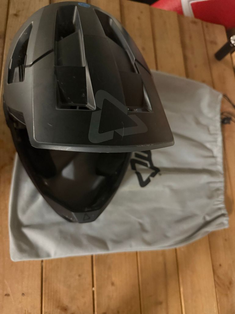 LEATT Enduro 4.0 Helmet 2024 bike usato — immagine 7 di 7