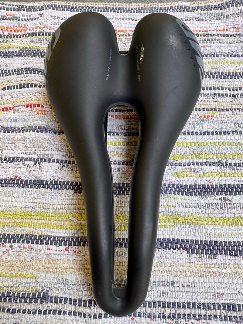 Used Selle Smp trk Saddles & Seatposts
