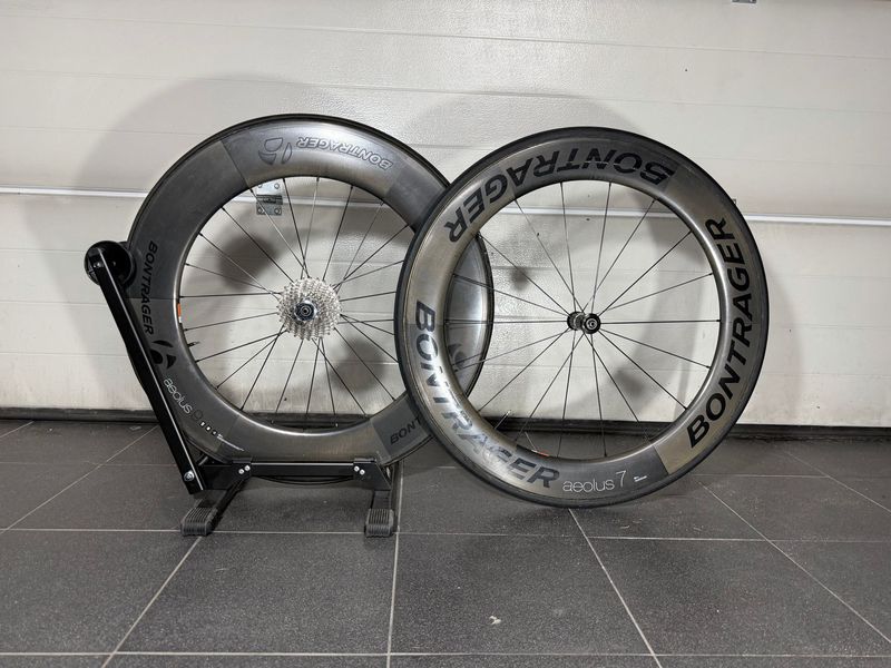 Used Bontrager Aeolus 3 D3 Tubular 2015 Wheels
