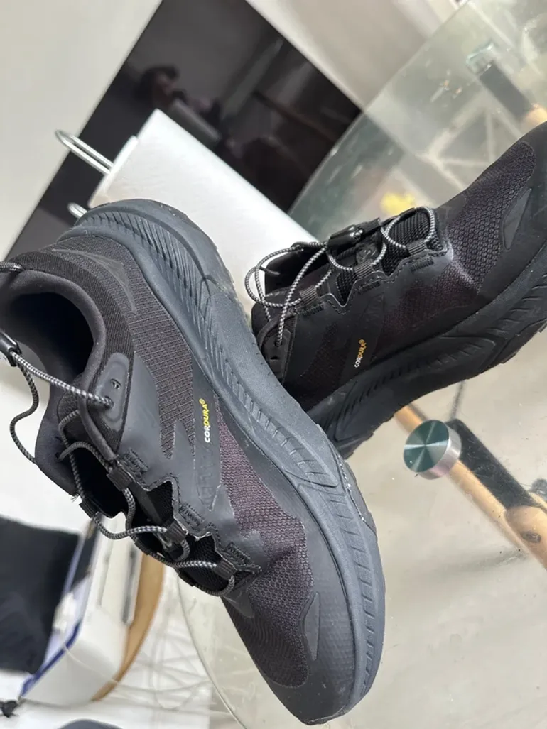 Used Hoka Gore-Tex Invisible Fit bike — image 3 of 10