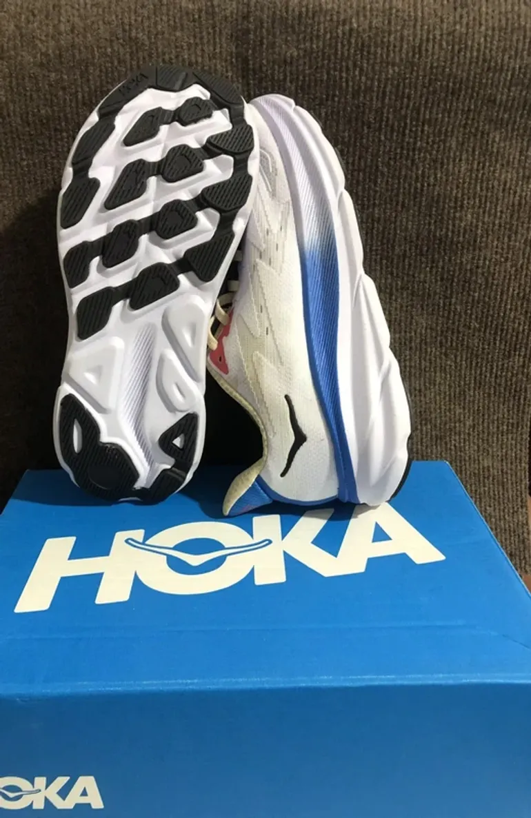 Used Hoka Clifton 9 bike — image 3 of 4