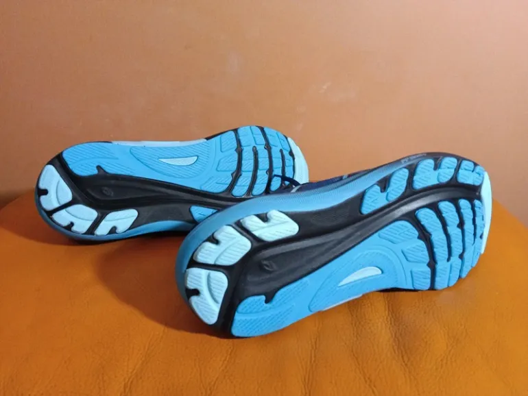 Used Asics Gel Kayano 31 bike — image 5 of 7
