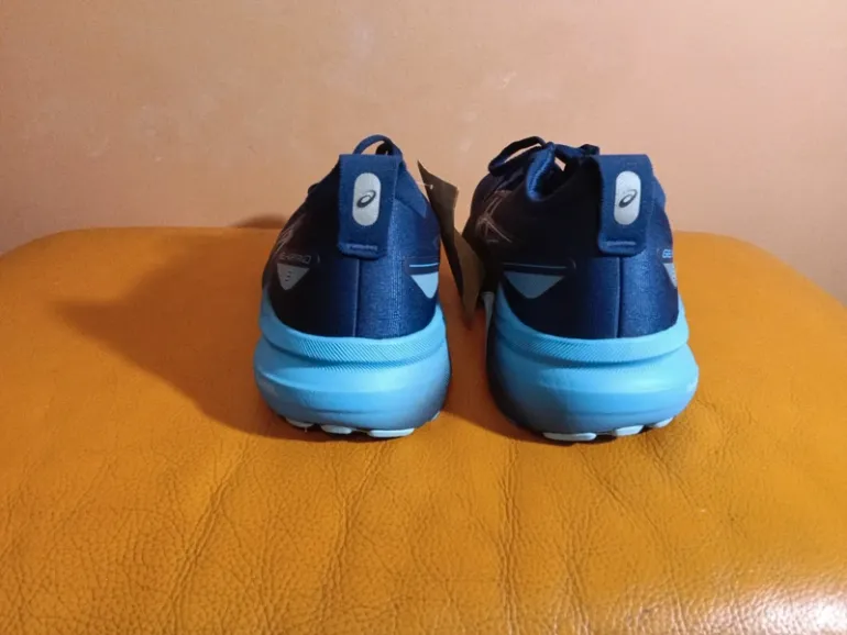 Used Asics Gel Kayano 31 bike — image 4 of 7