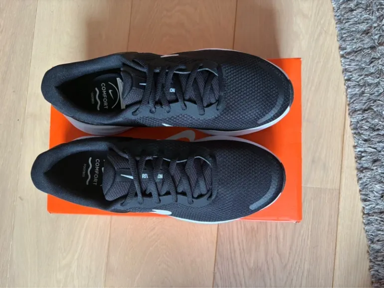 Used Nike Revolution 7 bike — image 2 of 5