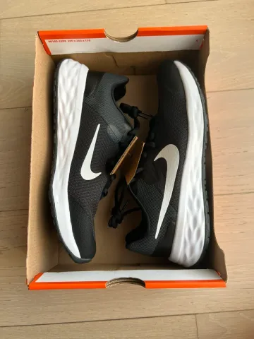 Použité Nike Revolution 6 bike — obrázek 2 z 6
