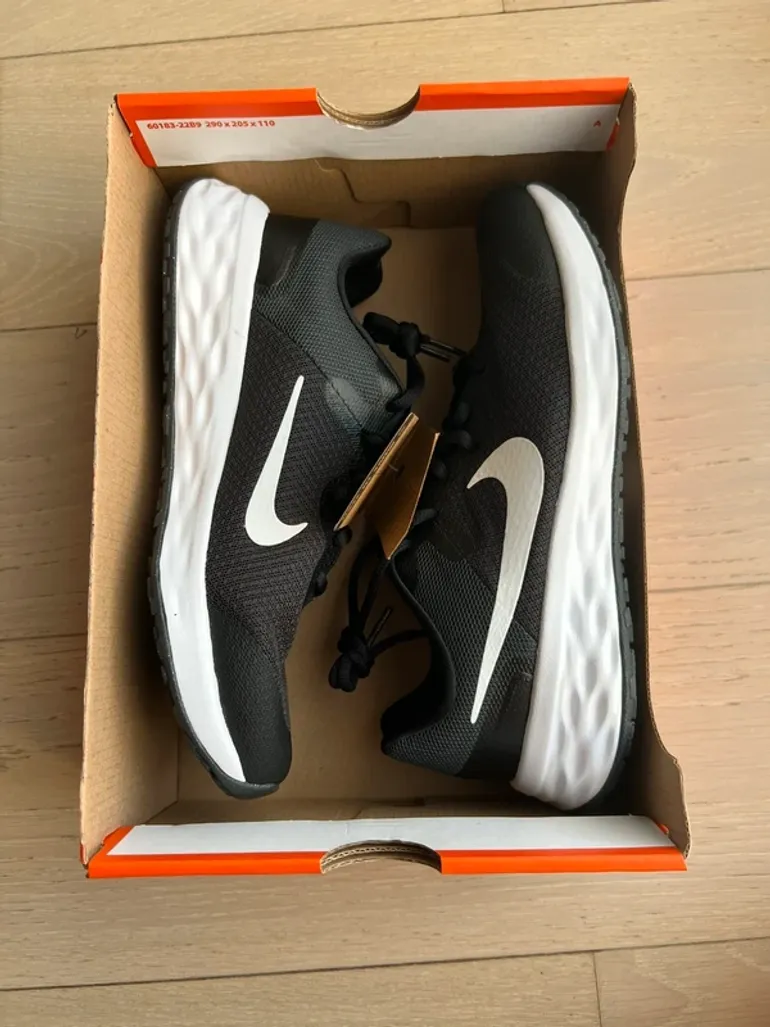 Použité Nike Revolution 6 bike — obrázek 2 z 6