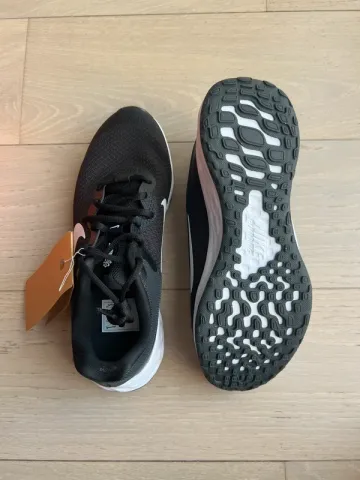Použité Nike Revolution 6 bike — obrázek 5 z 6