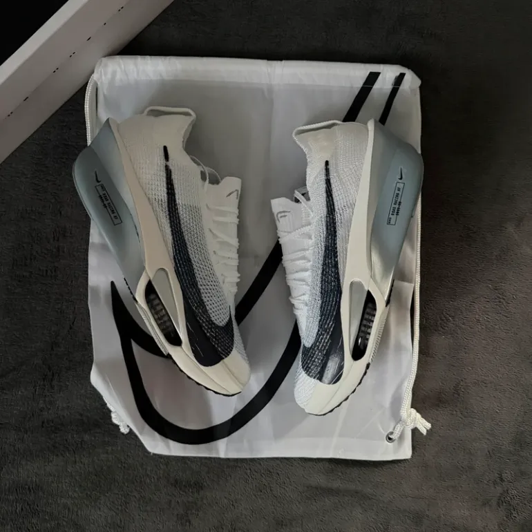 Used Nike Air Zoom Alphalfy Next %3 bike — image 7 of 9