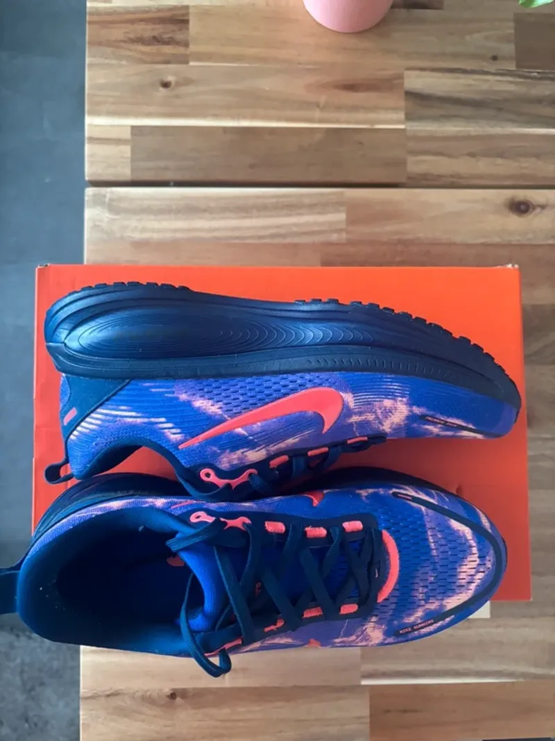 Gebrauchtes Nike Vomero 18 Running Shoes