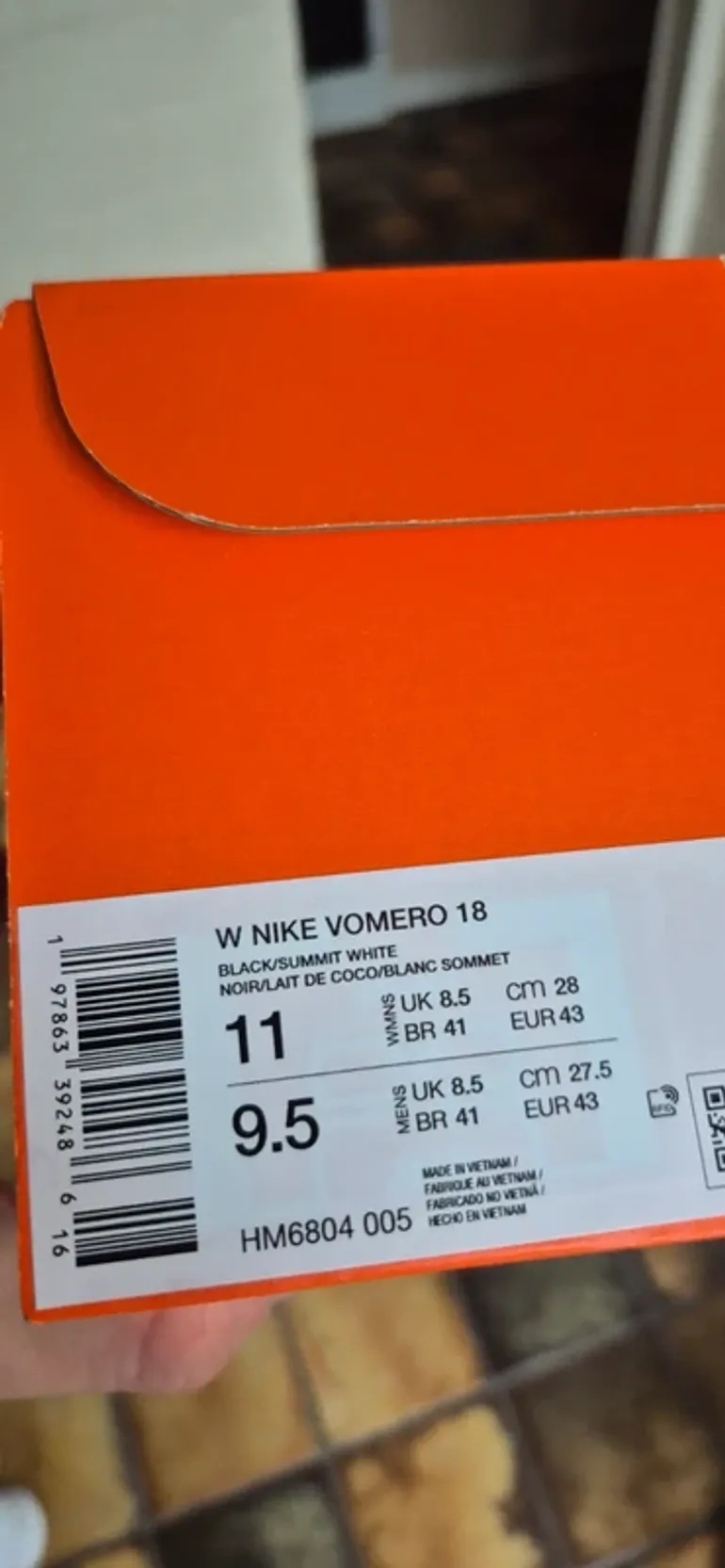 Used White Nike Vomero 18 bike — image 8 of 8