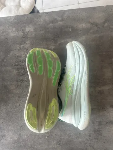 Used Asics Nimbus 28 bike — image 4 of 8