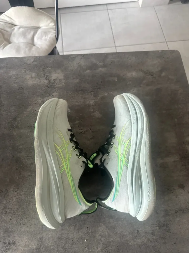 Used Asics Nimbus 28 bike — image 3 of 8